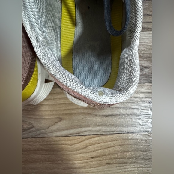 On women’s cloud X Running Shoes Mocha/Sand size 8/39 preowned condition - Picture 5 of 11